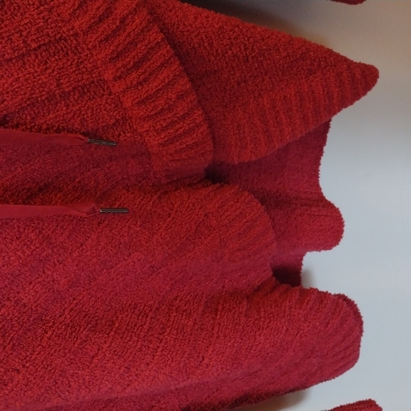 SIMPLY VERA PULL-OVER HOODIE SWEATER. VERY GOOD CONDITION. ANGLED BOTTOM FRONT- - Picture 5 of 8